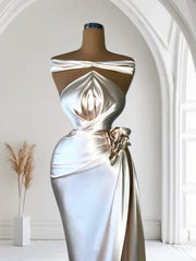 Strapless Elegance – Long Dress with Intricate Bodice