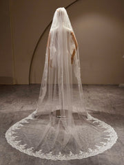 Scalloped Lace Cathedral Bridal Veil — view 1